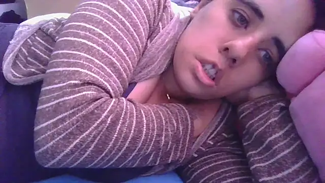 annarose19 online show from January 2, 8:35 pm