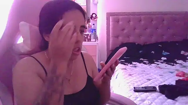 annarose19 online show from January 20, 7:35 pm