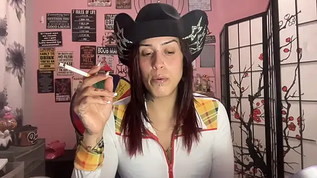 latinacubana online show from March 16, 6:20 am