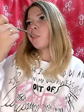 Zuli Kiska online show from October 2, 10:44 am