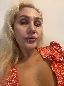 YourBlondee online show from September 24, 2:26 am