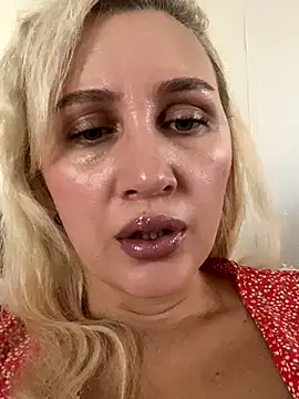 YourBlondee online show from September 25, 2:26 am