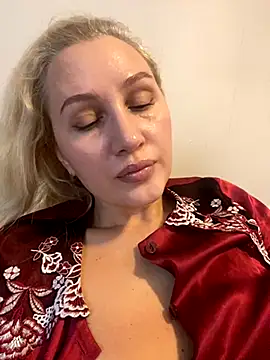 YourBlondee online show from November 24, 3:28 am