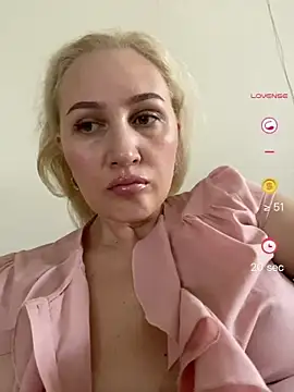 YourBlondee online show from June 16, 1:41 am
