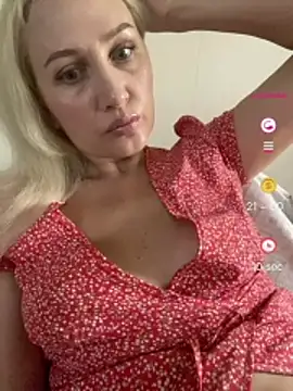 YourBlondee online show from July 14, 12:24 am