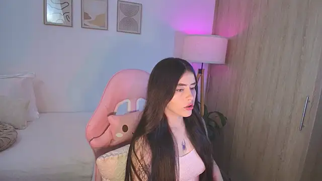 Snapshot of iriswest_ chatting on September 29, 12:38 am iriswest online show from September 29, 12:38 am