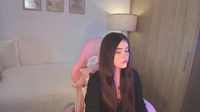 Snapshot of iriswest_ chatting on October 3, 12:18 am iriswest online show from October 3, 12:18 am