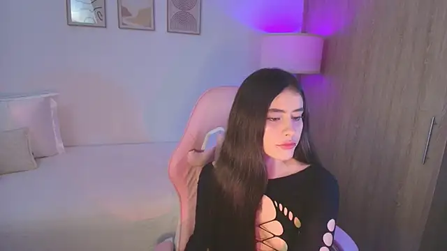 Snapshot of iriswest_ chatting on October 7, 12:19 am iriswest online show from October 7, 12:19 am