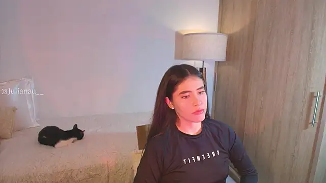 Snapshot of iriswest_ chatting on November 2, 12:24 am iriswest online show from November 2, 12:24 am