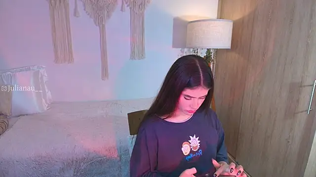 Snapshot of iriswest_ chatting on November 14, 11:46 pm iriswest online show from November 14, 11:46 pm