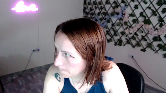 Snapshot of kittykalor09 chatting on April 14, 2:06 am kittykalor09 online show from April 14, 2:06 am