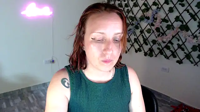 Snapshot of kittykalor09 chatting on April 15, 11:27 pm kittykalor09 online show from April 15, 11:27 pm