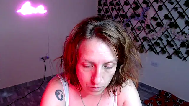 Snapshot of kittykalor09 chatting on April 22, 12:46 am kittykalor09 online show from April 22, 12:46 am