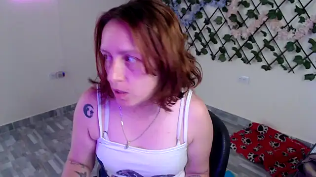 Snapshot of kittykalor09 chatting on April 22, 4:41 pm kittykalor09 online show from April 22, 4:41 pm