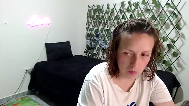 Snapshot of kittykalor09 chatting on May 26, 1:12 am kittykalor09 online show from May 26, 1:12 am