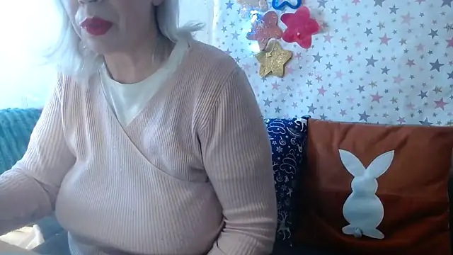 Snapshot of QueenLana chatting on February 11, 9:58 am QueenLana online show from February 11, 9:58 am