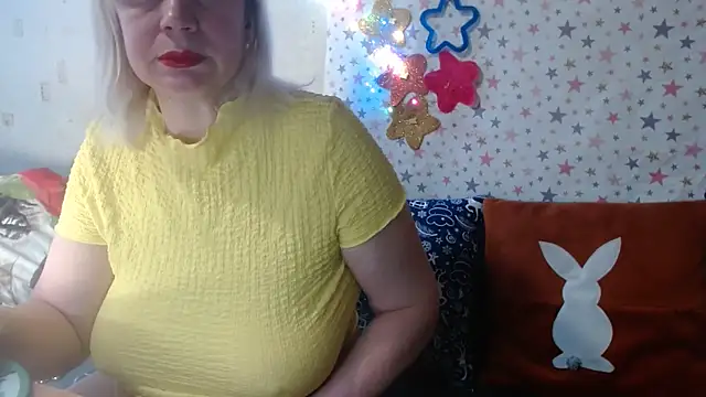 Snapshot of QueenLana chatting on February 26, 5:50 am QueenLana online show from February 26, 5:50 am