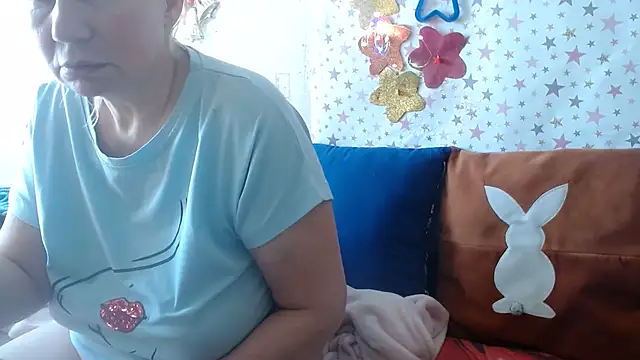 Snapshot of QueenLana chatting on March 5, 7:59 am QueenLana online show from March 5, 7:59 am