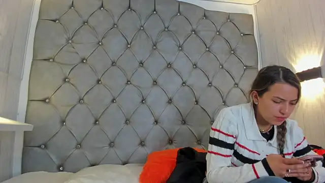 danaythamara1 online show from March 16, 12:45 am