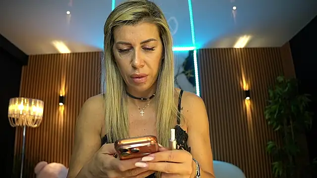 anneswhite online show from May 14, 4:08 am