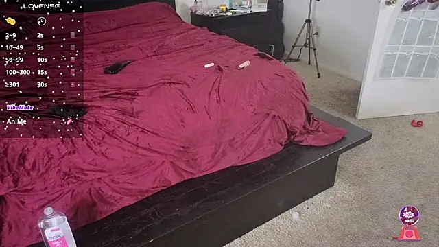 nyna stax online show from December 15, 3:00 am