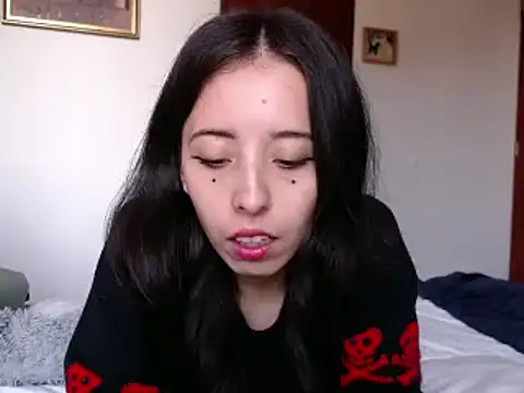 Snapshot of babyluna_8_8 chatting on December 10, 9:22 pm babyluna 8 8 online show from December 10, 9:22 pm