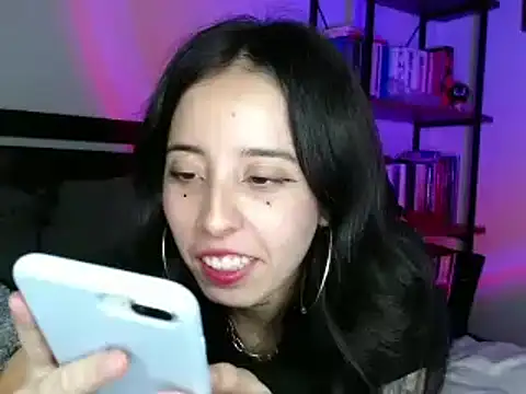 Snapshot of babyluna_8_8 chatting on December 12, 12:05 am babyluna 8 8 online show from December 12, 12:05 am