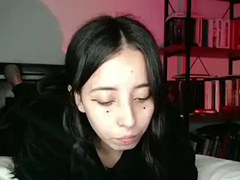 Snapshot of babyluna_8_8 chatting on December 24, 5:05 am babyluna 8 8 online show from December 24, 5:05 am