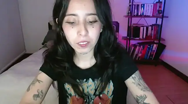 Snapshot of babyluna_8_8 chatting on December 26, 6:09 am babyluna 8 8 online show from December 26, 6:09 am