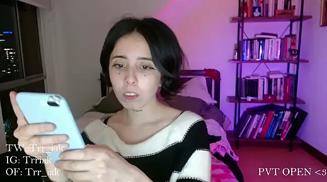 Snapshot of babyluna_8_8 chatting on January 28, 4:39 am babyluna 8 8 online show from January 28, 4:39 am