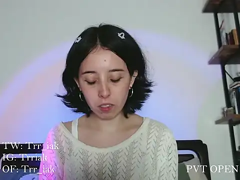 Snapshot of babyluna_8_8 chatting on November 21, 12:32 am babyluna 8 8 online show from November 21, 12:32 am