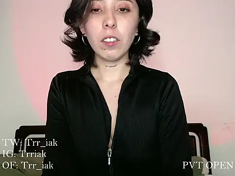 Snapshot of babyluna_8_8 chatting on November 28, 12:02 am babyluna 8 8 online show from November 28, 12:02 am