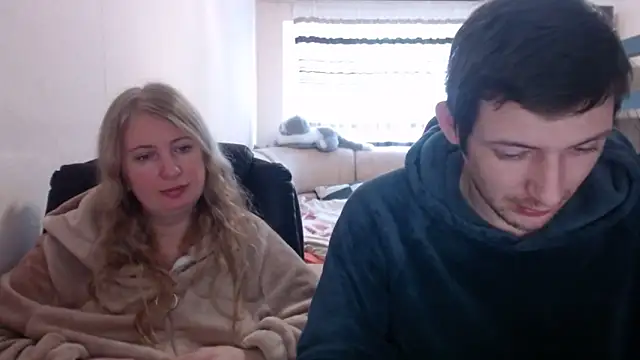 PeterAndJen online show from February 18, 9:32 am