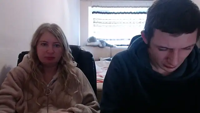 PeterAndJen online show from February 19, 6:44 am
