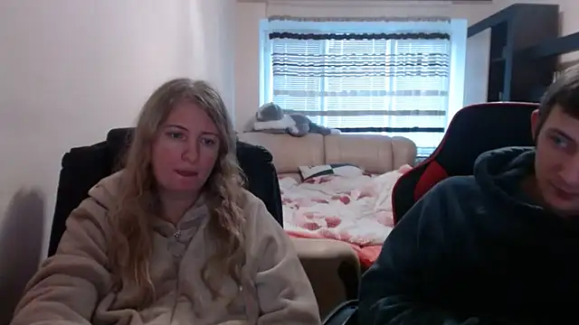 PeterAndJen online show from February 21, 3:54 pm