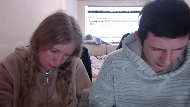PeterAndJen online show from February 22, 6:39 am