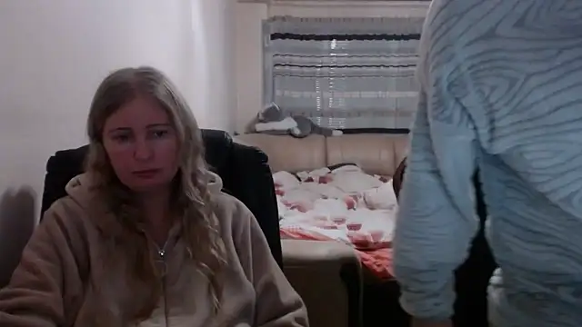 PeterAndJen online show from February 22, 7:36 pm