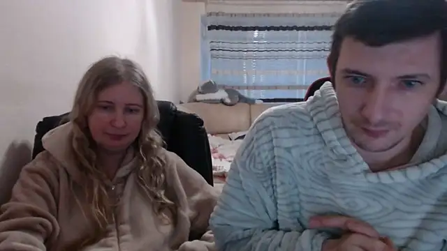 PeterAndJen online show from February 24, 5:20 pm