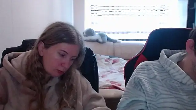 PeterAndJen online show from February 26, 9:42 am