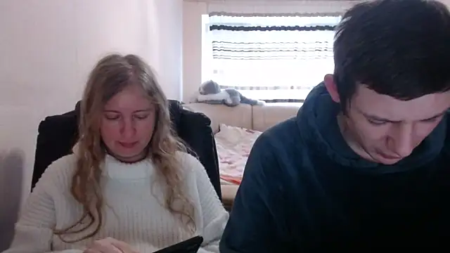 PeterAndJen online show from March 1, 7:30 am