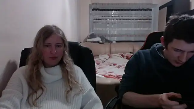 PeterAndJen online show from March 2, 7:45 pm