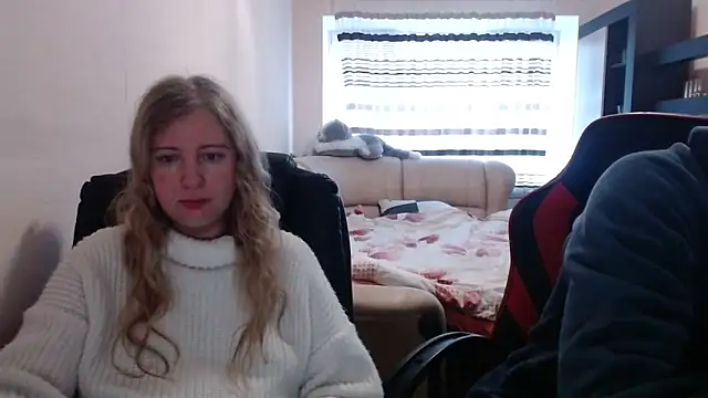 PeterAndJen online show from March 7, 4:22 pm