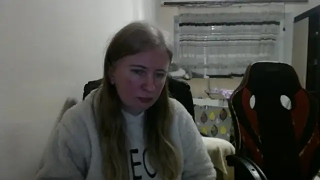 PeterAndJen online show from February 4, 6:58 pm