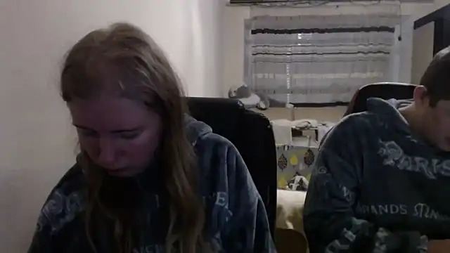 PeterAndJen online show from February 6, 7:17 pm