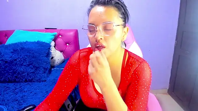 crissn0707 online show from March 28, 12:21 am