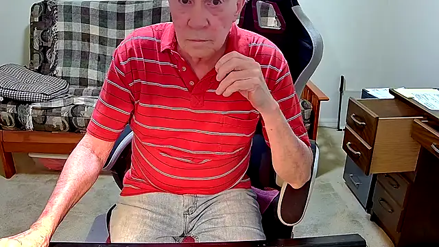 Snapshot of jimmy_d47 chatting on April 4, 9:45 pm jimmy d47 online show from April 4, 9:45 pm