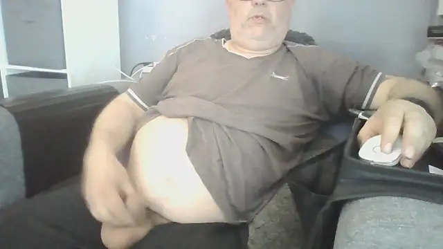 Naturistmale45 online show from April 29, 5:06 pm