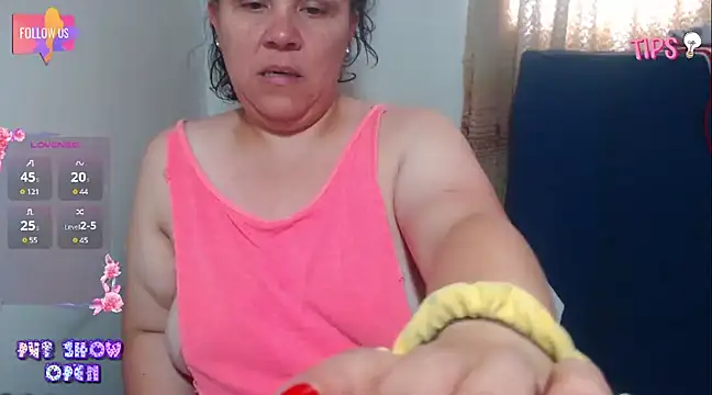 Snapshot of agathamiller01 chatting on January 23, 7:29 pm agathamiller01 online show from January 23, 7:29 pm