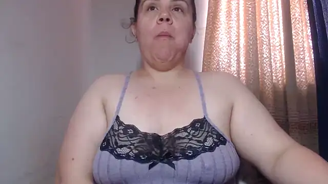 agathamiller01 online show from October 3, 1:41 pm