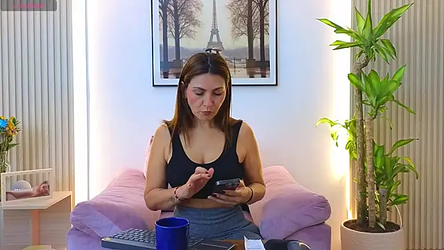 bella  adams online show from July 28, 6:31 pm